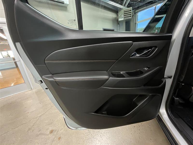 Used 2020 Chevrolet Traverse RS FWD image 22