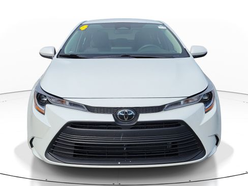 Certified 2024 Toyota Corolla LE FWD image 2