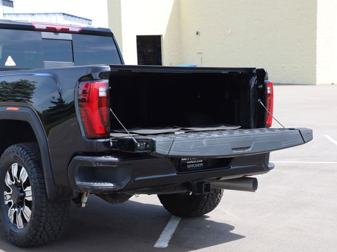 Used 2025 GMC Sierra 2500 Denali AWD/4WD image 9