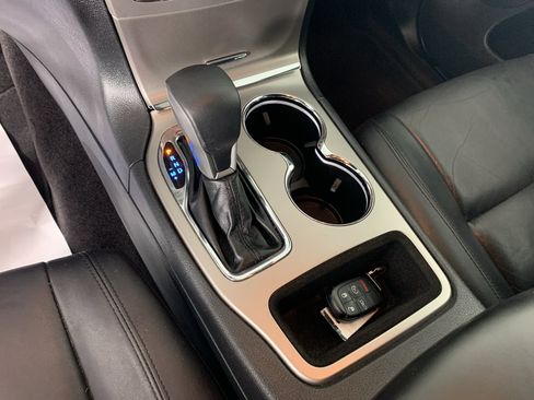Used 2018 Jeep Grand Cherokee Limited RWD image 24
