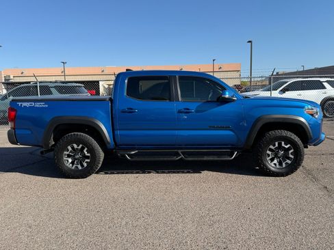 Used 2017 Toyota Tacoma TRD Off-Road w/ Tow Package image 4