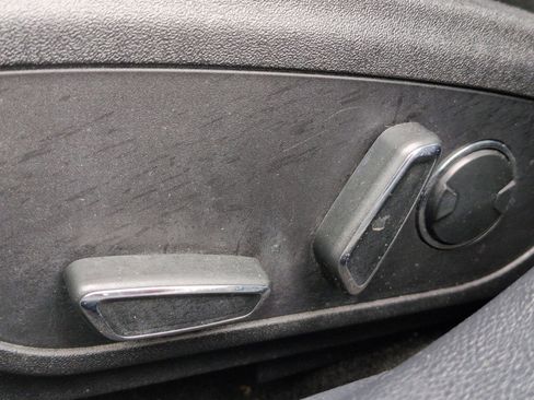 Used 2016 Lincoln MKZ w/ Equipment Group 200A Select FWD image 19