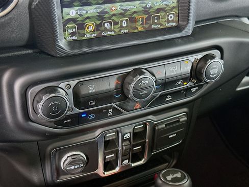 Used 2023 Jeep Wrangler Unlimited Sahara AWD/4WD image 24