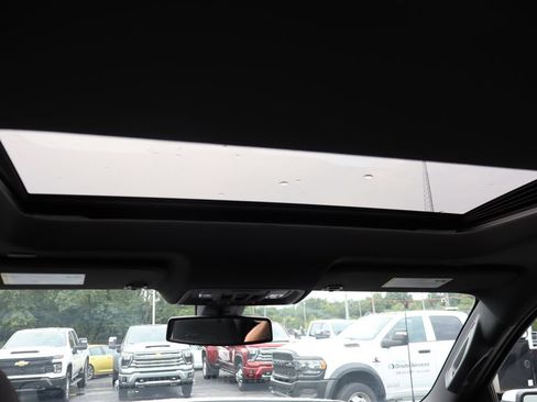 Used 2019 Chevrolet Silverado 1500 High Country AWD/4WD image 18