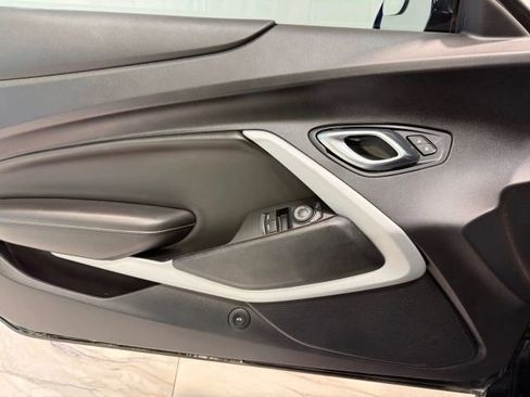 Used 2021 Chevrolet Camaro LT w/ RS Package image 10