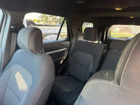 Used 2017 Ford Explorer XLT AWD/4WD image 20