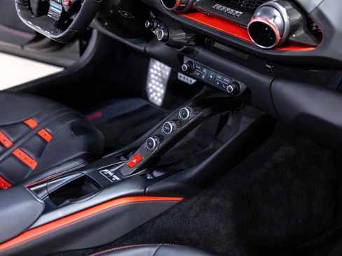Used 2021 Ferrari 812 GTS RWD image 35