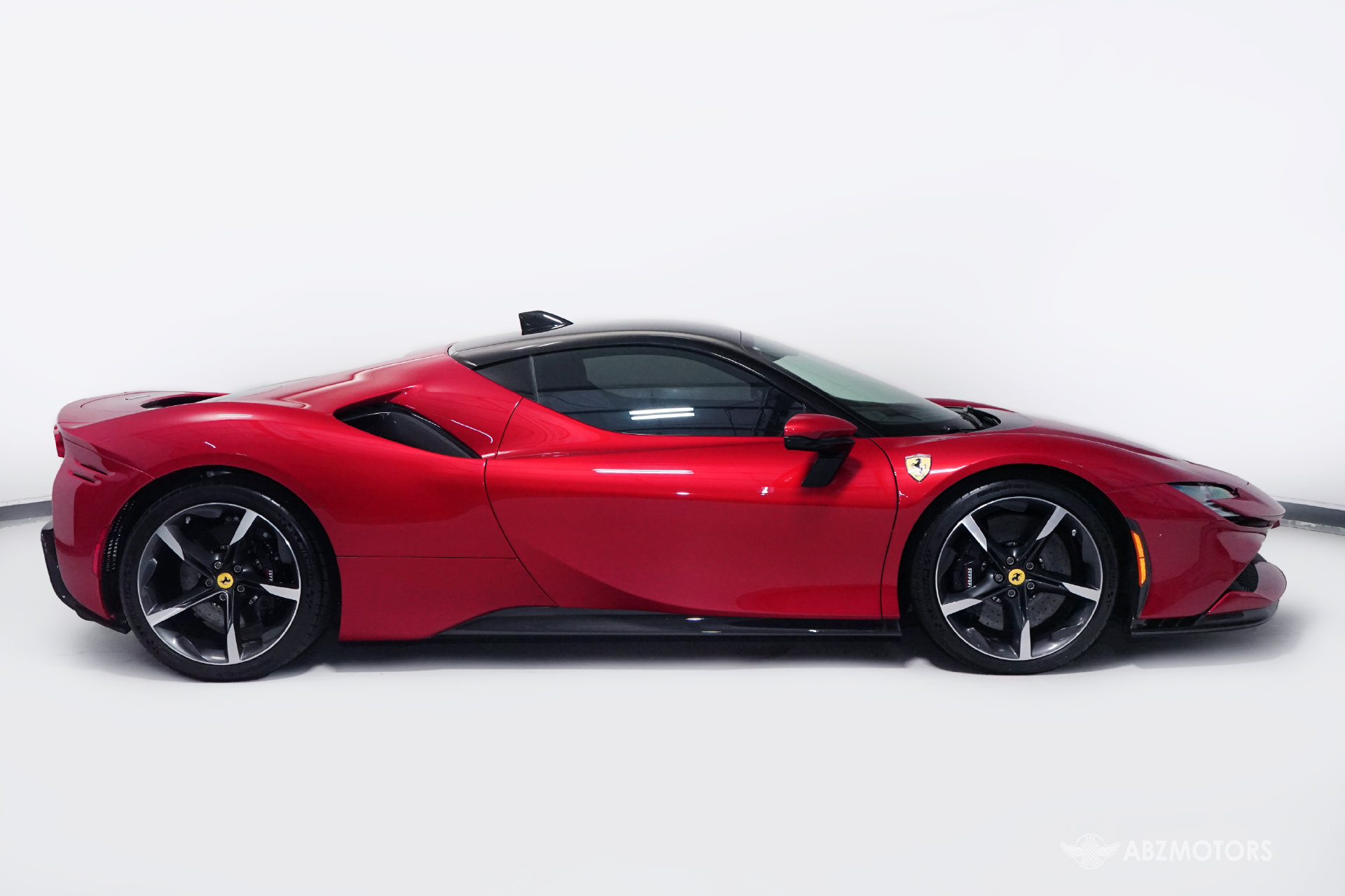 Used 2021 Ferrari SF90 Stradale AWD/4WD image 3