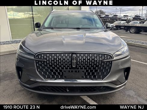 Used 2025 Lincoln Aviator AWD image 11