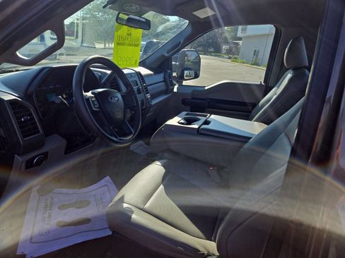 Used 2017 Ford F250 XL w/ Snow Plow Prep Package image 15