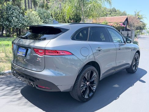 Used 2017 Jaguar F-PACE S AWD/4WD image 6