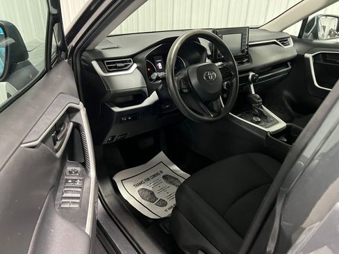 Used 2020 Toyota RAV4 LE image 2