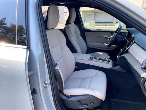 New 2026 Volvo XC90 T8 Plus w/ Protection Package Premier AWD/4WD image 32