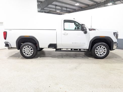 Used 2024 GMC Sierra 2500 SLE w/ SLE Convenience Package AWD/4WD image 2