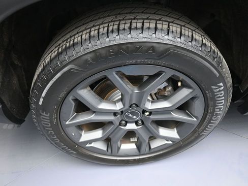 Used 2024 Honda Pilot Elite image 12