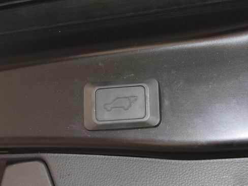 Used 2023 Toyota RAV4 XLE w/ Convenience Package image 17