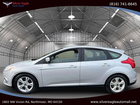 Used 2014 Ford Focus SE image 2