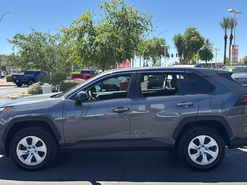 Used 2023 Toyota RAV4 LE AWD/4WD image 5