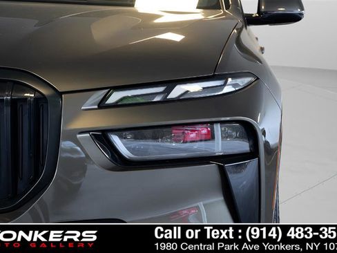 Used 2023 BMW X7 xDrive40i w/ M Sport Package AWD/4WD image 82