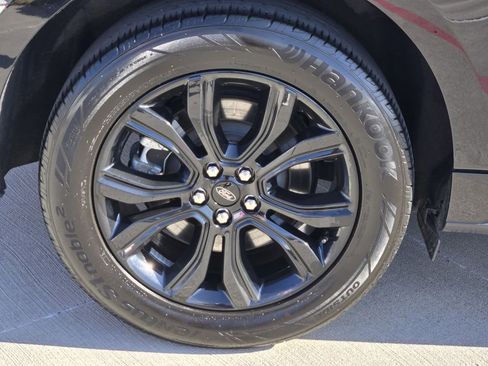 Used 2022 Ford Edge SE w/ Black Appearance Package image 10