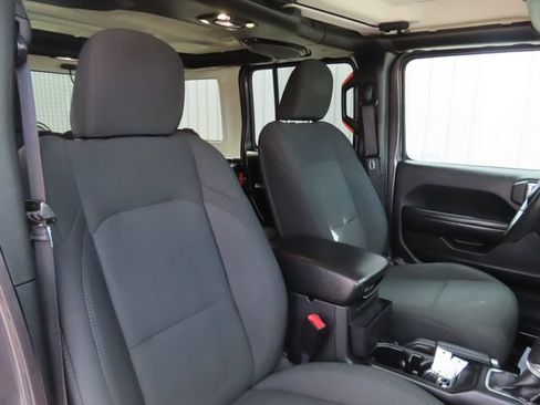 Used 2019 Jeep Wrangler Unlimited Sport S AWD/4WD image 26