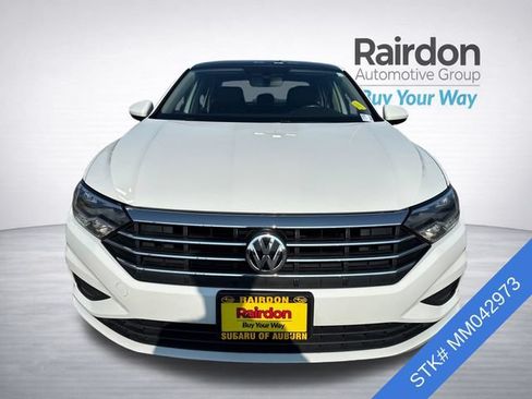 Used 2021 Volkswagen Jetta SE FWD image 2