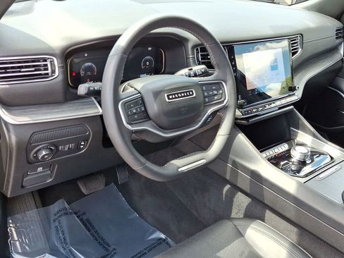 Used 2024 Jeep Wagoneer L Series II w/ Flexible Seating Group AWD/4WD image 16