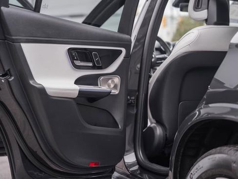 Certified 2025 Mercedes-Benz GLC 300 4MATIC image 36