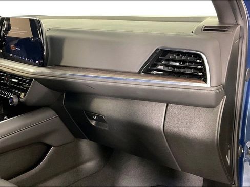 Used 2025 Chevrolet Suburban Premier image 22