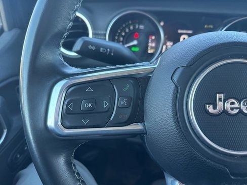 Used 2022 Jeep Wrangler Unlimited Sahara image 18