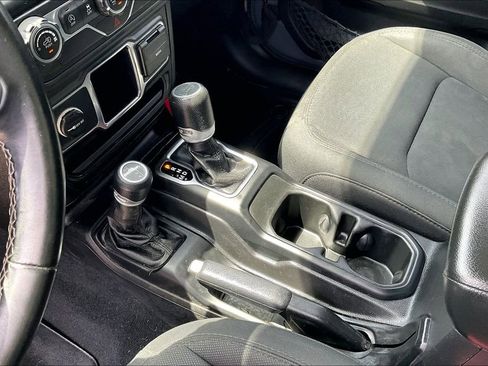 Used 2019 Jeep Wrangler Sport AWD/4WD image 18