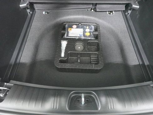 Used 2022 Jeep Compass Limited w/ Elite Group image 28