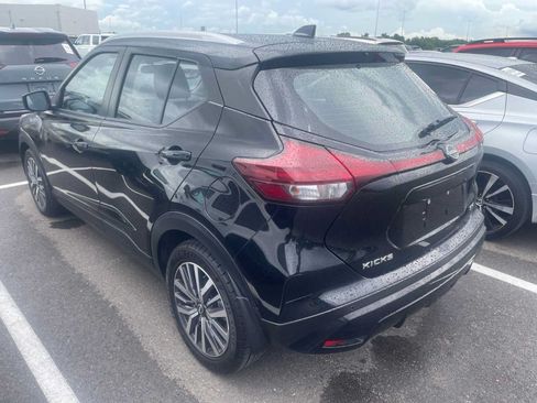 Used 2023 Nissan Kicks SV FWD image 2