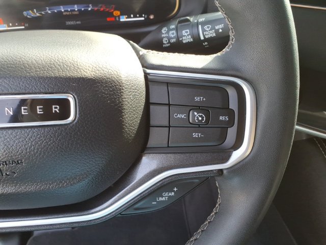 Used 2023 Jeep Wagoneer 4WD w/ Premium Group I image 20