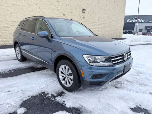 Used 2018 Volkswagen Tiguan SE w/ Panoramic Sunroof Package image 7