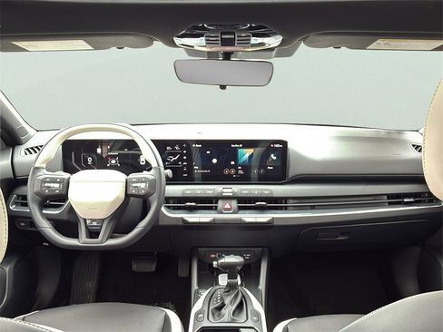 New 2025 Kia K4 GT-Line image 18