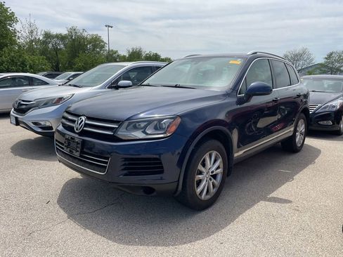 Used 2014 Volkswagen Touareg Sport AWD/4WD image 2