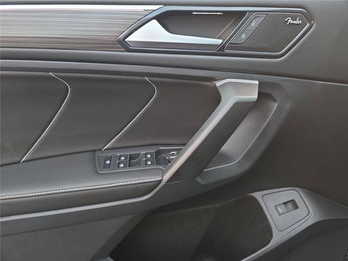 Used 2024 Volkswagen Tiguan SEL R-Line image 14