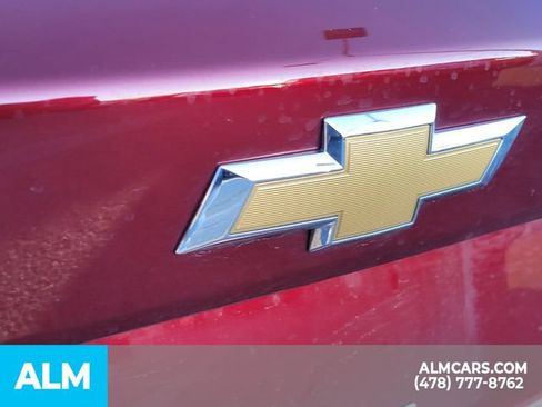 Used 2025 Chevrolet Trax LT w/ LT Convenience Package image 15