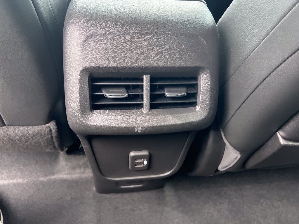 Used 2022 GMC Terrain SLT w/ Tech Package AWD/4WD image 14