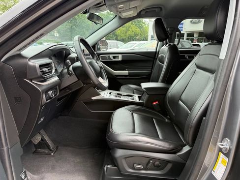 Used 2023 Ford Explorer XLT w/ Equipment Group 202A AWD/4WD image 22