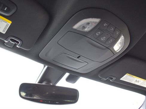 Used 2020 Chrysler Pacifica Limited w/ S Appearance Package FWD image 19