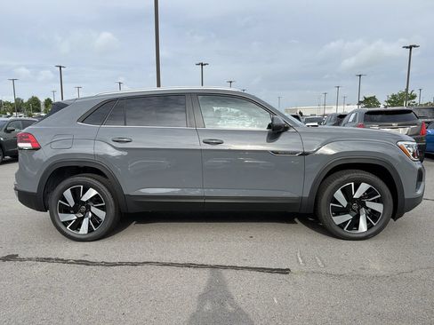 New 2026 Volkswagen Atlas Cross Sport SE FWD image 6
