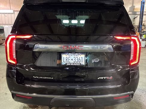 Used 2024 GMC Yukon AT4 w/ Technology Package image 6