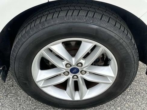 Used 2017 Ford Edge SEL w/ Equipment Group 201A image 18