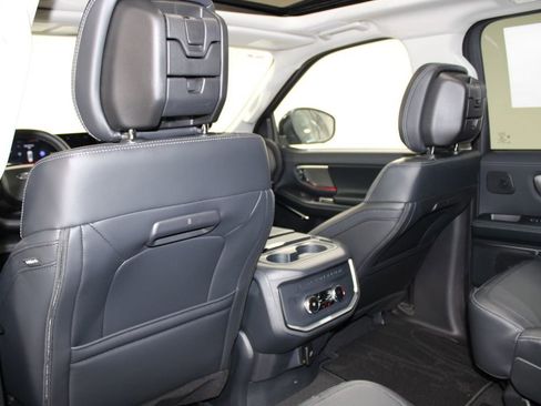 New 2026 Ford Expedition Platinum image 27