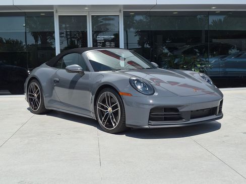 Used 2025 Porsche 911 Carrera RWD image 7