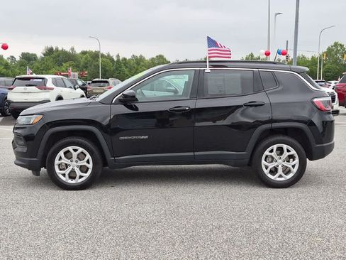 Used 2024 Jeep Compass Latitude AWD/4WD image 5