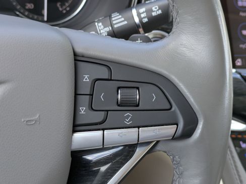 Certified 2023 Cadillac XT6 Premium Luxury image 24