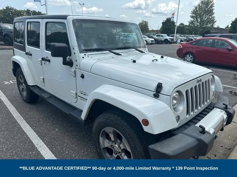 Used 2018 Jeep Wrangler Unlimited Sahara w/ Connectivity Group AWD/4WD image 2
